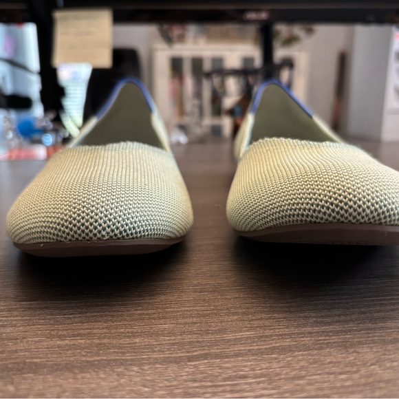 Pristine Rothy's Green Flats - Picture 5 of 12